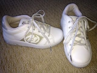 EUC Girls White & Silver Sparkle Sneakers Heelys Size 2 or 1 Style 