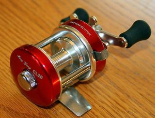   Quality CL20 Ice Fishing Reel 3.21 Gear Red Great for Walleye Panfish