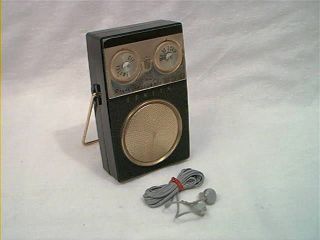   ROYAL 500E TRANSISTOR RADIO WORKS GREAT RECEIVES WEILL HARD TO FIND
