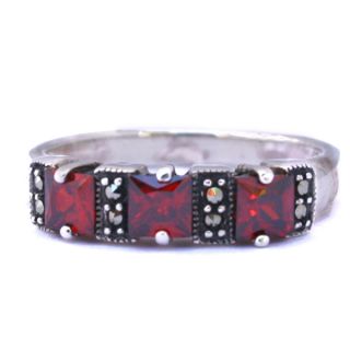 Three Prong Set Garnet Swiss Marcasite Sterling Silver Ring Band 