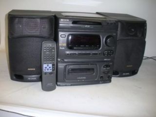Aiwa NSX 4000 3 CD Bookshelf Stereo System w Built in Karaoke Remote 