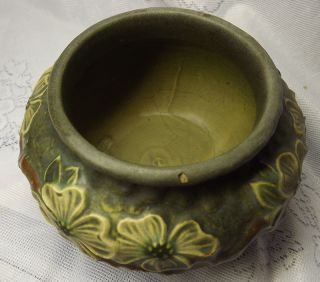 Early Antique Roseville Dogwood Pattern Pottery Vase