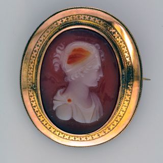 victorian estate stone cameo brooch in 9k yellow gold casing