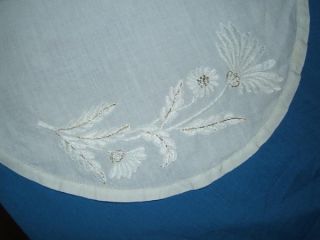 Set of 6 Vintage Antique EMBROIDERED WHITE LINEN PLACEMATS 18x13