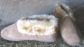   Suede Fleece Booties Apres Brand by LAMO Sizes 6 7 8 9 10