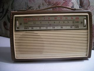 VINTAGE GERMAN TRANSISTOR RADIO (GRUNDIG) STANDARD BOY 1950S?