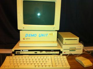 Vintage Apple Computer IIgs System ROM 3   2mb RAM   OWNED BY APPLE 