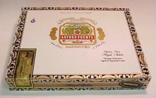 Arturo Fuente Royal Salute Wood Cigar Box 1½ x 8¾ x 11