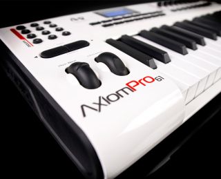 audio axiom pro 61 keyboard controller builds on the acclaimed axiom 