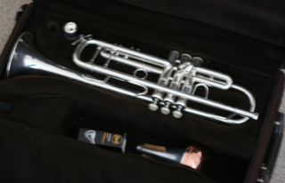 Bach Stradivarius Trumpet Model 37 Musical Band Instrument w Case Mute 
