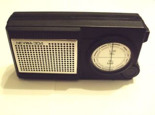 vintage russian pocket tranzistor radio neyva 304 from bulgaria time