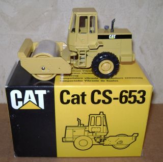 Caterpillar CS 653 Single Drum Roller Compactor 1/50 Conrad #2889 cat 