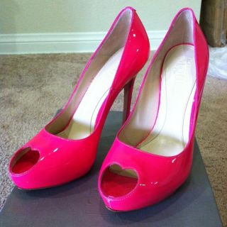 Alexander Mqueen Hot Pink Patent Leather Heart Peep Toe High Heel Size 