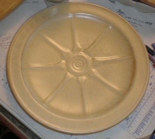   POTTERY 10.5 DESERT GOLD WAGON WHEEL DINNER PLATE OLD ADA CLAY CHIP