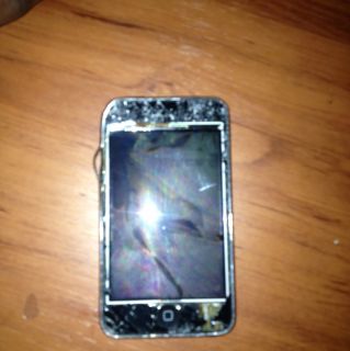Apple iPod Touch 3rd Generation 8GB No Power as Is