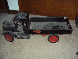   Packard Crank Up Dump Truck   antique toy truck   marx wyandotte ertl