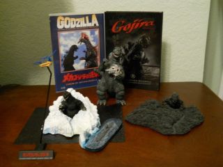 Lot of Godzilla items Sakai, Carlton Cards Iwakura/Cast DVDs