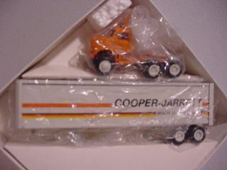 winross 1 64 diecast truck Cooper Jarrett freight toy with box