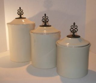   Living at Home Willow House Belle Meade CanIsters Set of 3 New in Box