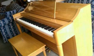 1954 BLONDE BALDWIN ACROSONIC SPINET PIANO WITH MATCHING BENCH 100 