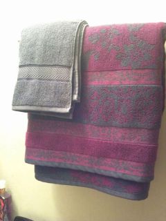 grey black purple bath decor set lot   rug 2 towels tooth brush holder 