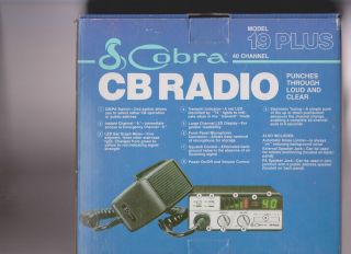   40 Channel Vintage CB Radio New in Box incl Microphone Brackett
