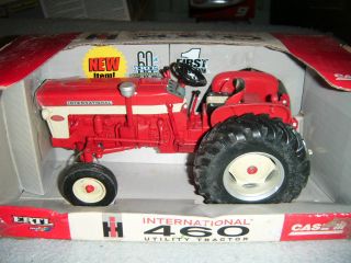 16 Ertl Farmall IH International 460 Utility Tractor 60th Anniverary 