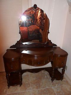 ANTIQUE VANITY GREAT CONDITION BURL WOOD & 3 DRAWERS WITH 