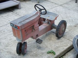 Antique Pedal Tractor International Harvester Model 404 C