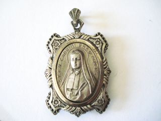   Saint Frances Cabrini Ex indumentis Relic Catholic Medal   St. Cabrini