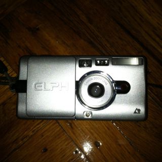 Canon ELPH Z3 Advanced Photo System Camera