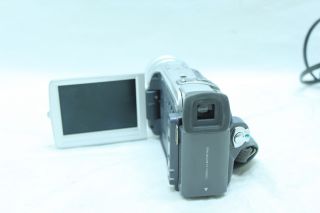 Canon Optura 20 NTSC Digital Video Camcorder Mini DV 1 33MP 16x Zoom 