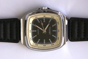 Chaika Quartz Vintage Soviet Writst Watch