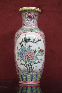 Beautiful & Perfect Chinese porcelain Famille Rose MARKED Vase