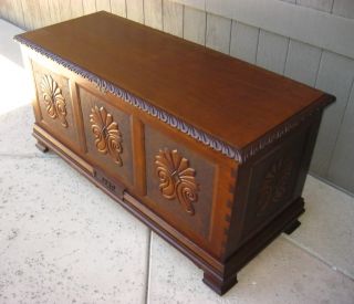 Antique 1930s Cedar Lined Hope CHEST Storage BENCH / TRUNK Ornate