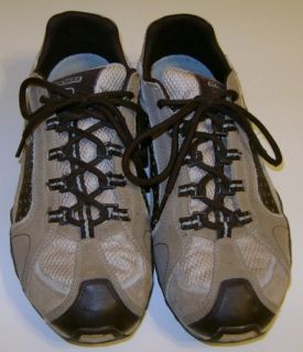 womens size 8 skechers tennis walking shoes! Good condition!
