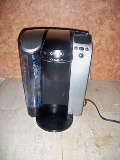 Keurig B77 10 Cups Coffee Maker Platinum Works Great