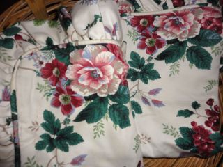 Waverly Pleasant Valley King Pillow Shams Green Red Creams Floral Pre