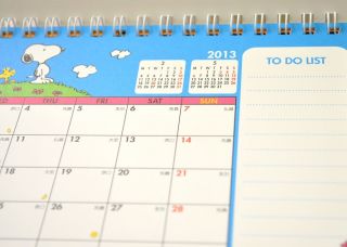 2013 Peanuts Snoopy Desk Calendar Plan 18 8 x 13 5 cm 7 4 x 5 3