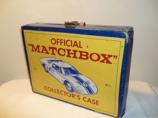  LESNEY MATCHBOX HUGE LOT OF 30 VINTAGE DIECAST CARS IN 1966 CARRY CASE
