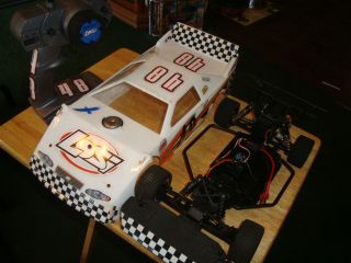 Team Losi Late Model 1 18 Brushless Dirt Oval RC Car
