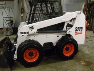  skid steer loader S220 397 hours excellent condition ACS dual controls