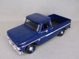1966 Chevrolet C10 C 10 Fleetside Pickup Truck Diecast Model D Blue 1