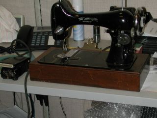  National Sewing Machine Company Sewing Machine The Eldredge Reverse W