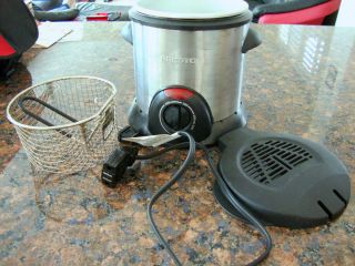 Presto Electric Deep Fryer with Magnetic Cord