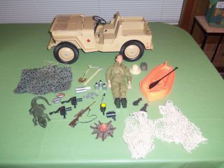 Collectable G I Joe Adventure Team Jeep and Accessories