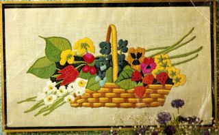 Vintage Erica Wilson Bonny Summer Basket Crewel Embroidery Kit
