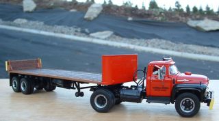 First Gear Diecast 1 50 Scale Ford F800 Tractor Trailer Flat Bed NEW