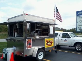 2012 6 x 8 Dreammaker Food Service Cart Business in A Bun