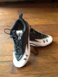 Under Armour Football Cleats Size 8 MenS